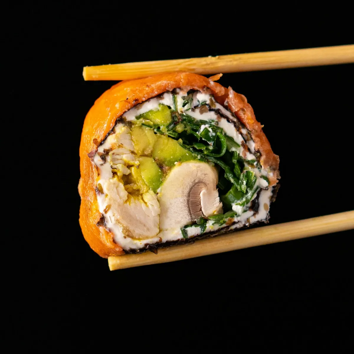 Queso crema, palmito, ciboulette, cebollin y palta